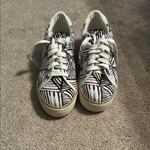 Geometric Pattern Sneakers with Woven Sole